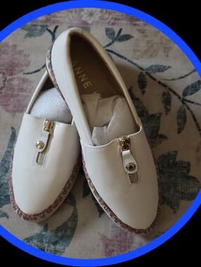 NWOB Anne Klein Jax Leather Zip IFlex  Espardrilles w/Multi Color Stitching